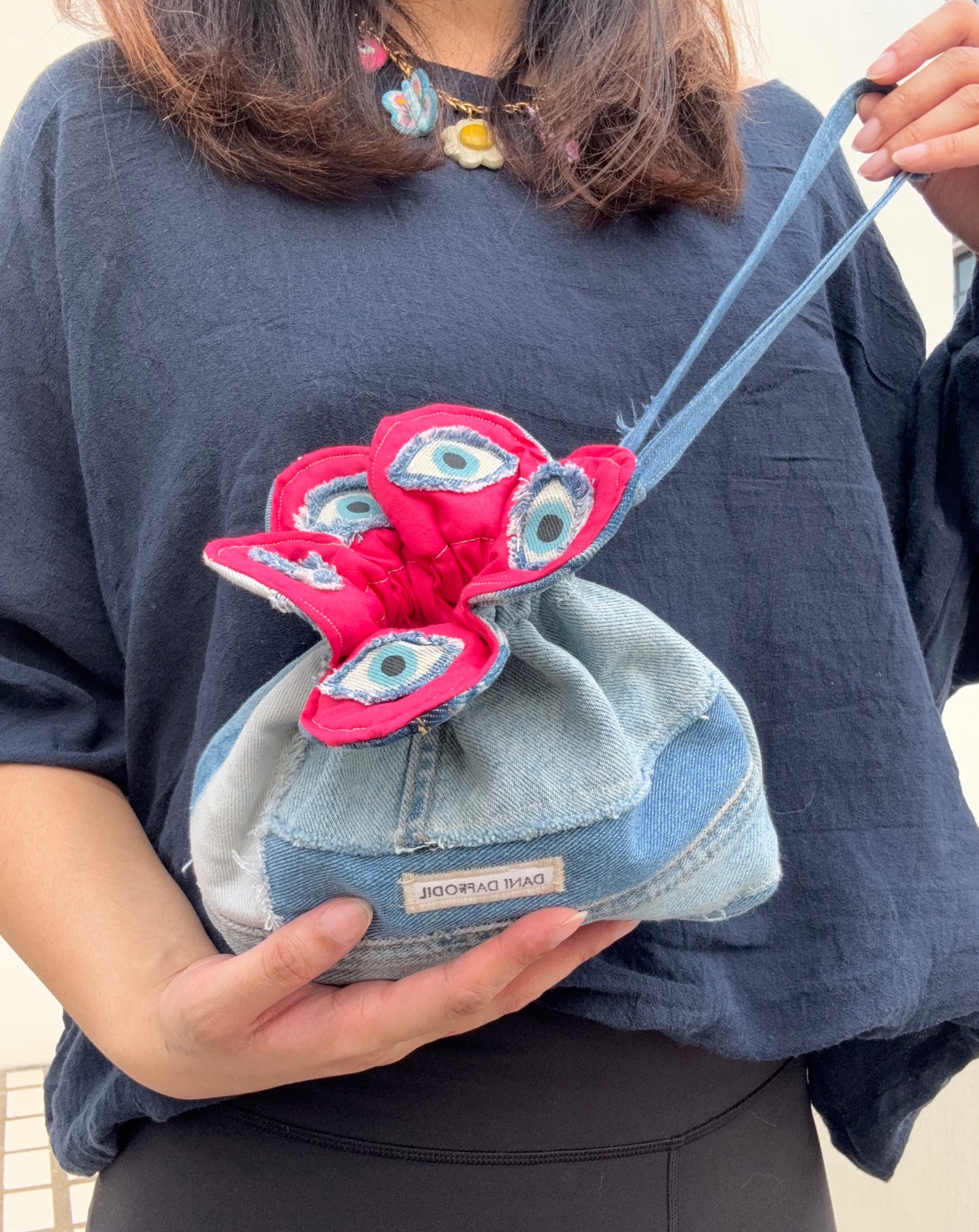 Dani Daffodil Flower Pouch